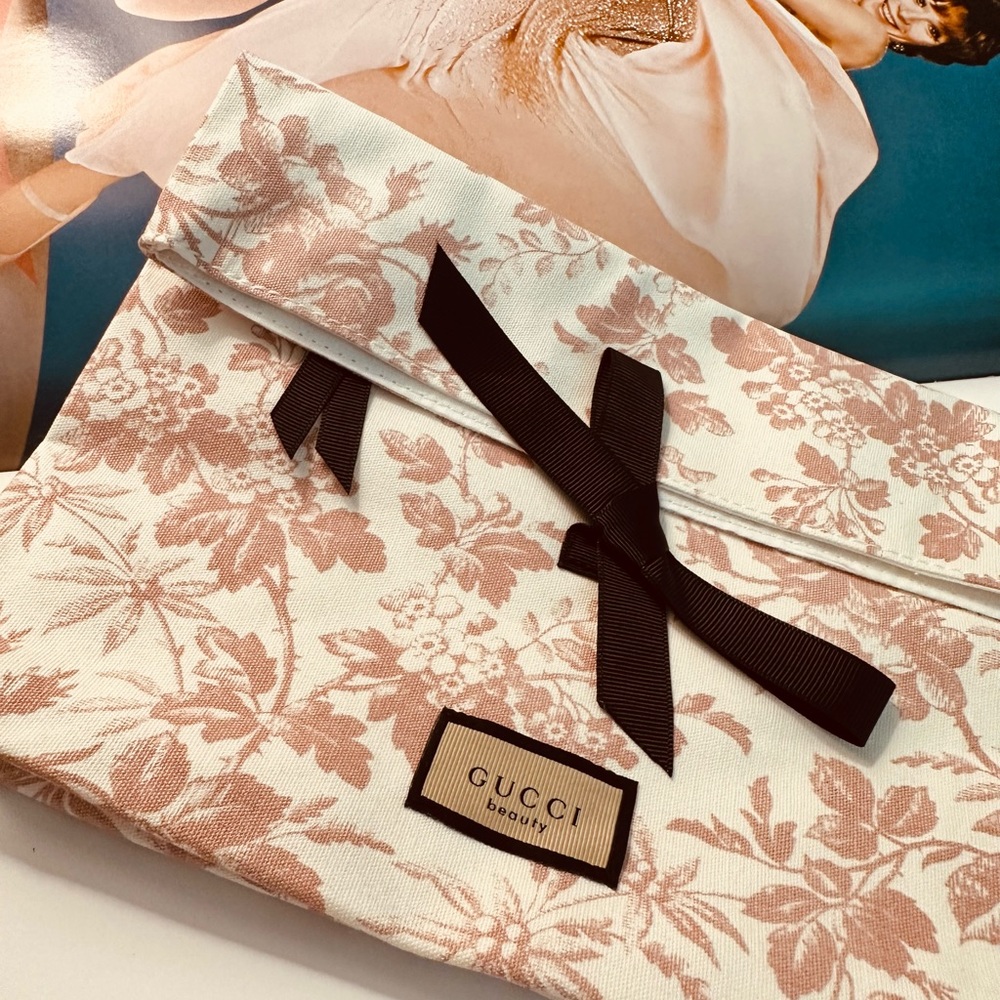 New GUCCI Beauty Pochette